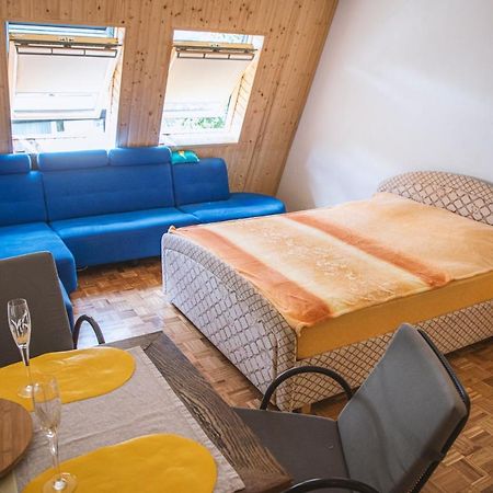 Soncni Apartma โบเว็ก ภายนอก รูปภาพ