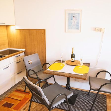 Soncni Apartma โบเว็ก ภายนอก รูปภาพ